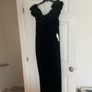 Chic Black Ruffled Maxi Dress